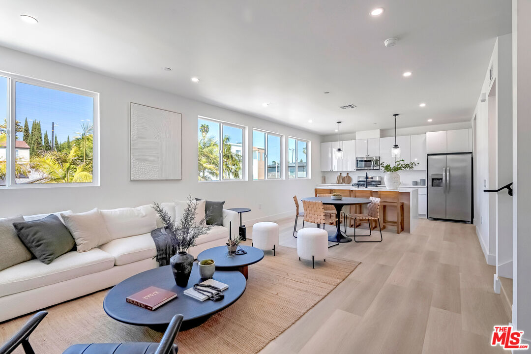 5832 David Ave Unit: 1