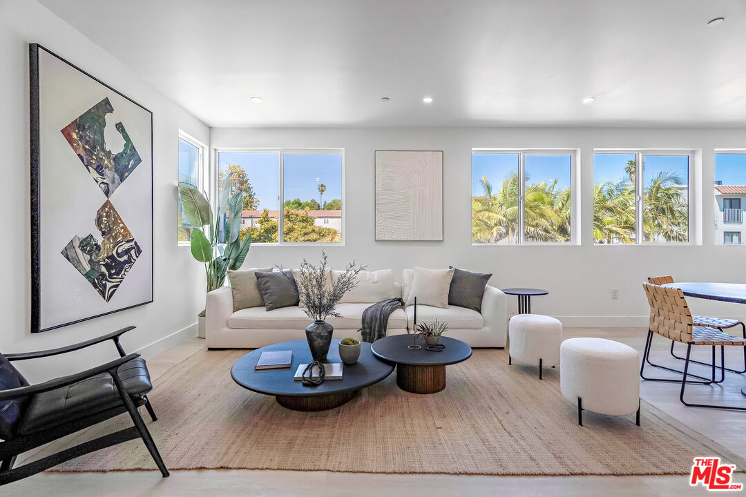 5832 David Ave Unit: 1
