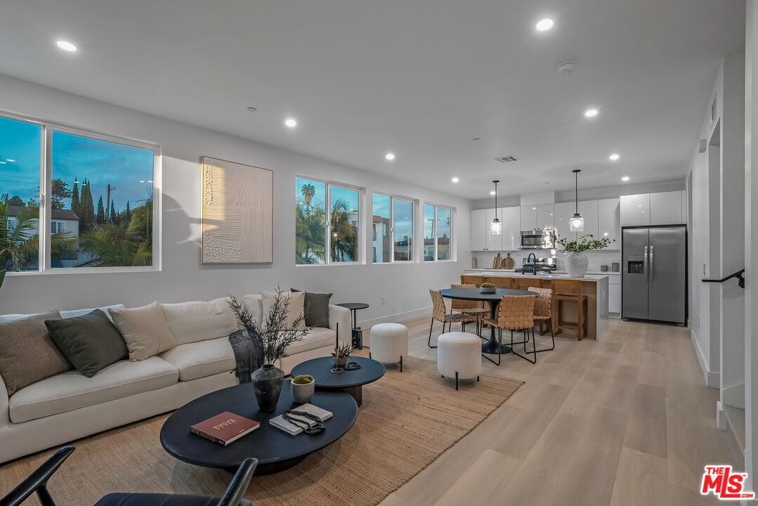 5832 David Ave Unit: 1