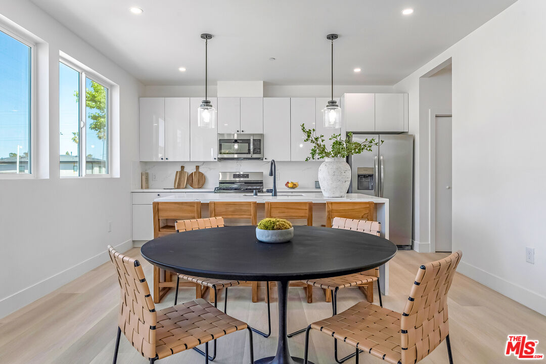 5832 David Ave Unit: 1