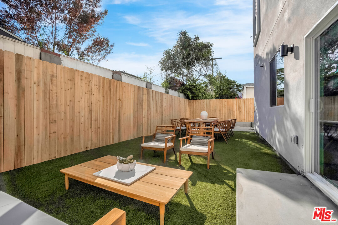 5832 David Ave Unit: 3