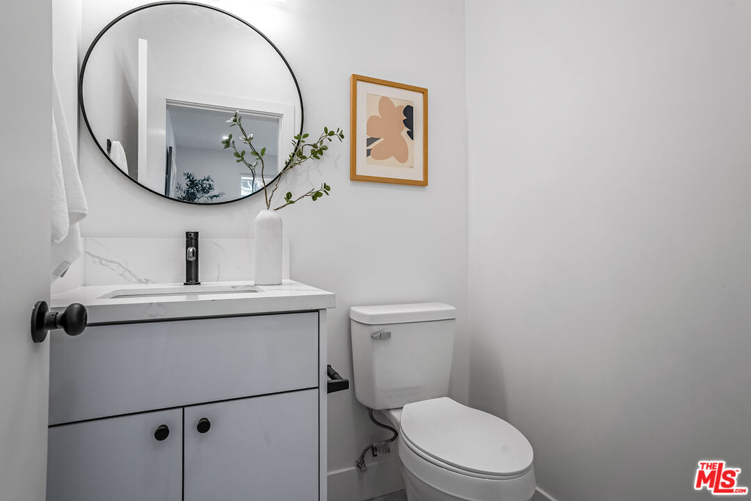 5832 David Ave Unit: 3