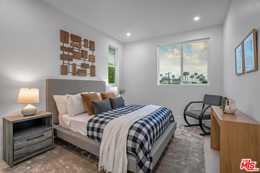5832 David Ave Unit: 3