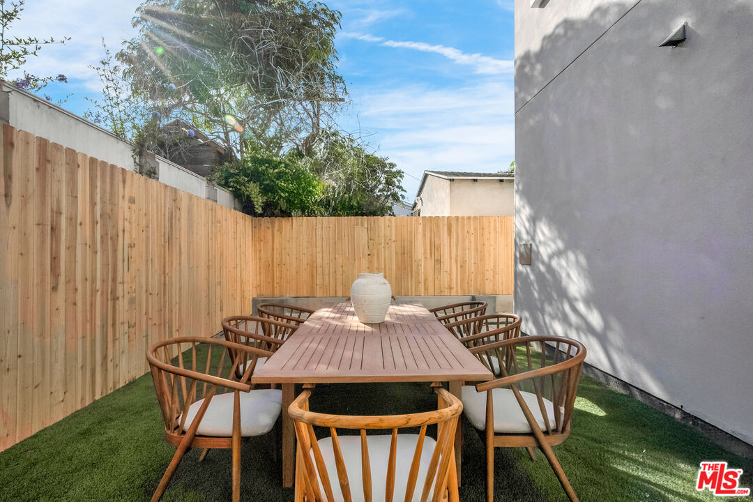 5832 David Ave Unit: 3