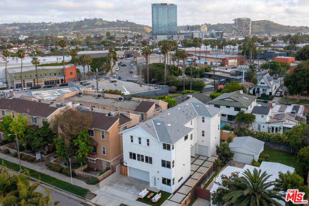 5832 David Ave Unit: 3