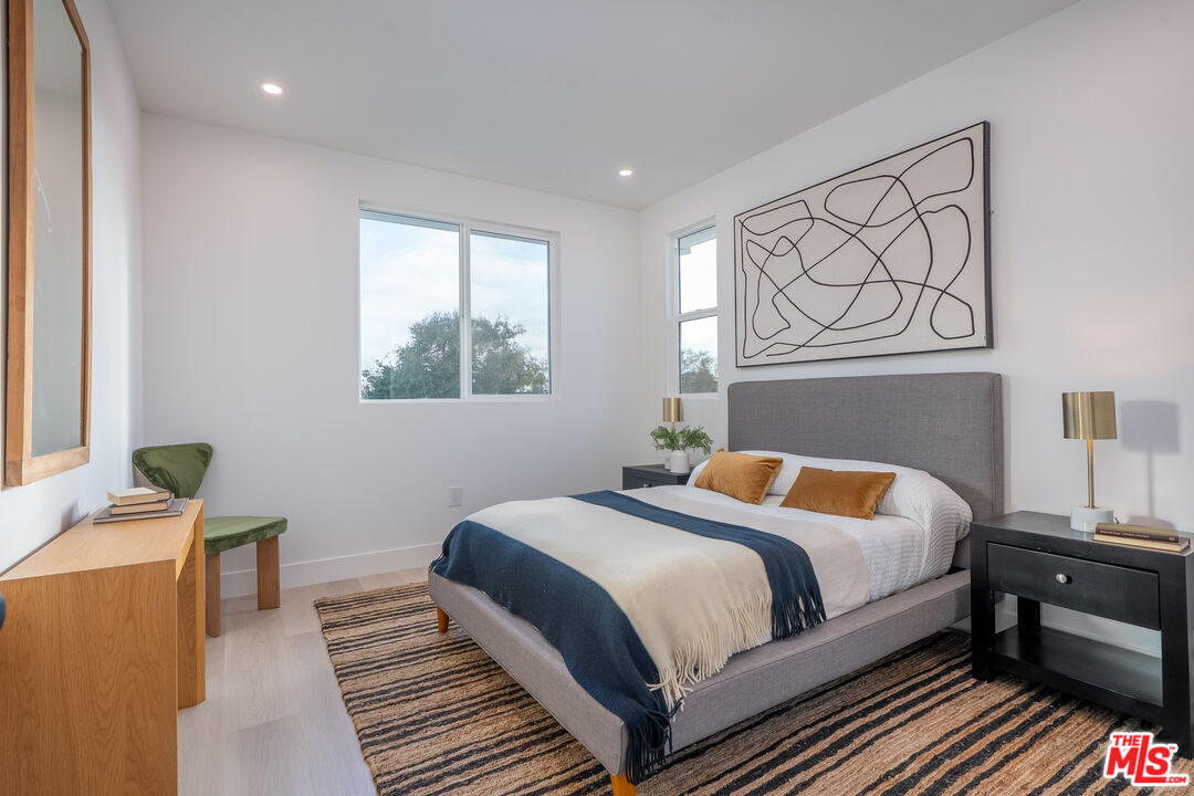5832 David Ave Unit: 3