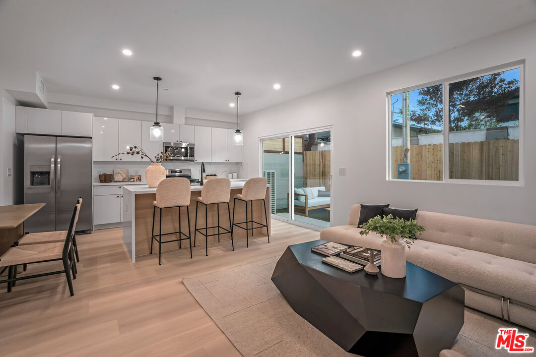 5832 David Ave Unit: 3