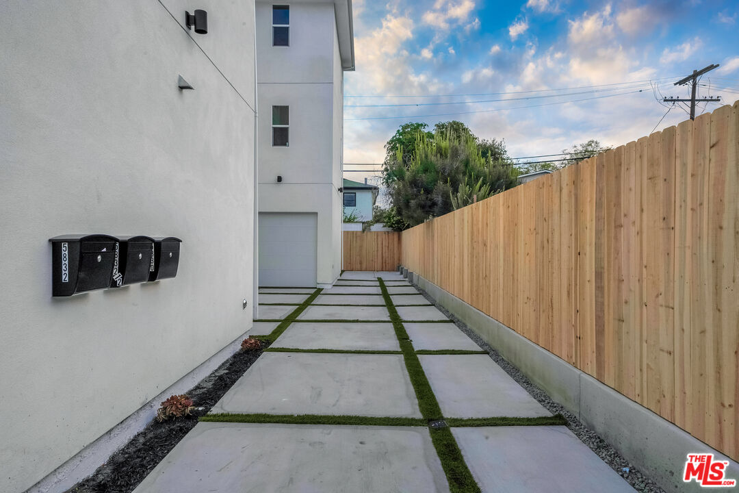 5832 David Ave Unit: 3