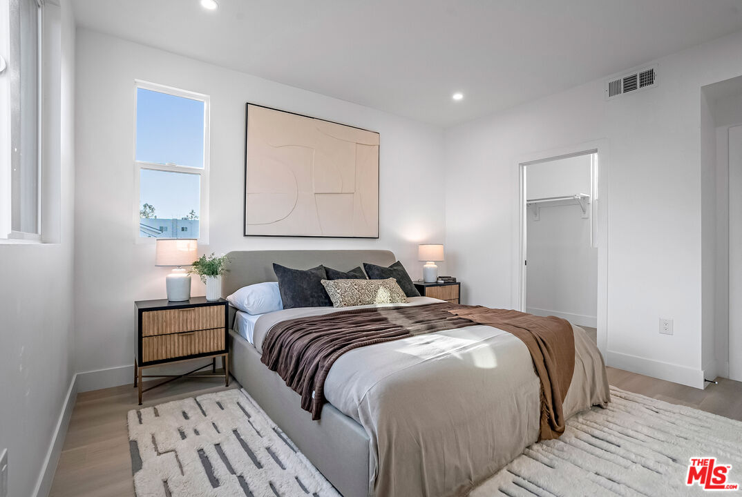 5832 David Ave Unit: 3