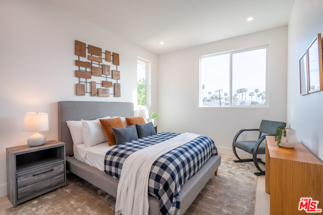 5832 David Ave Unit: 3