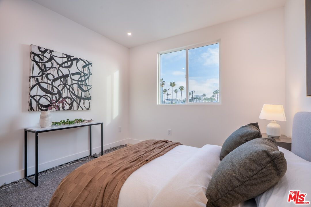 5832 David Ave Unit: 3