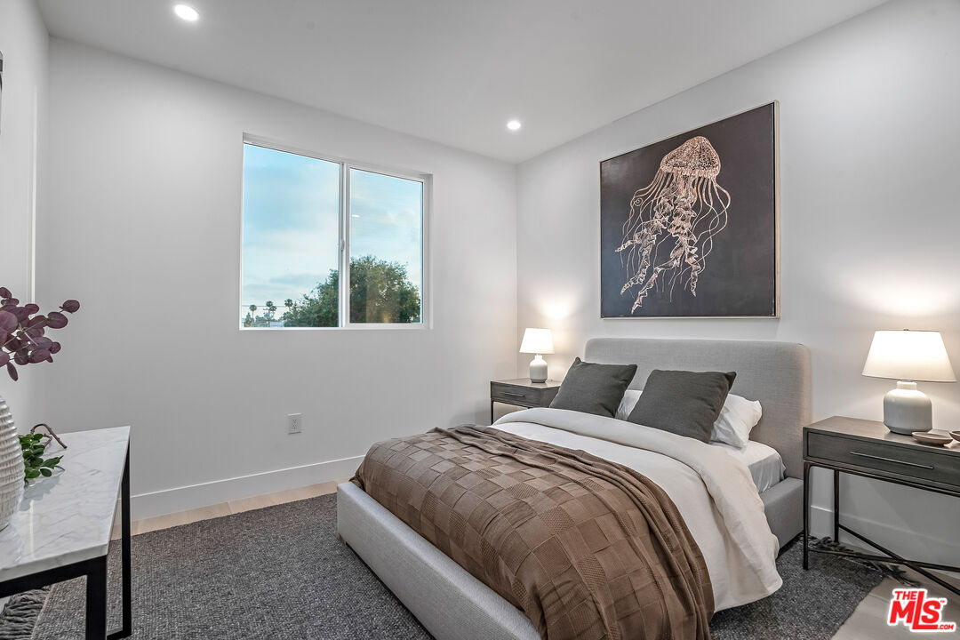 5832 David Ave Unit: 3