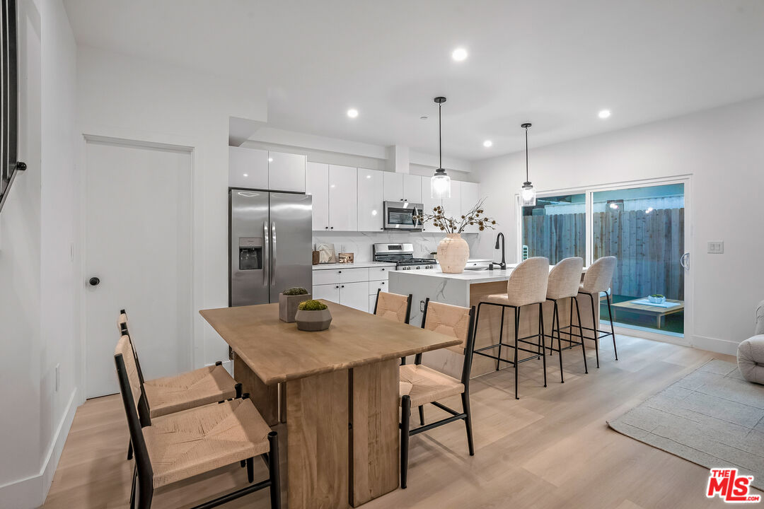 5832 David Ave Unit: 3