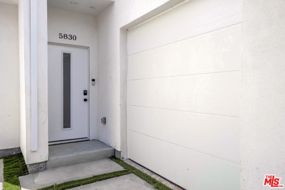 5832 David Ave Unit: 3