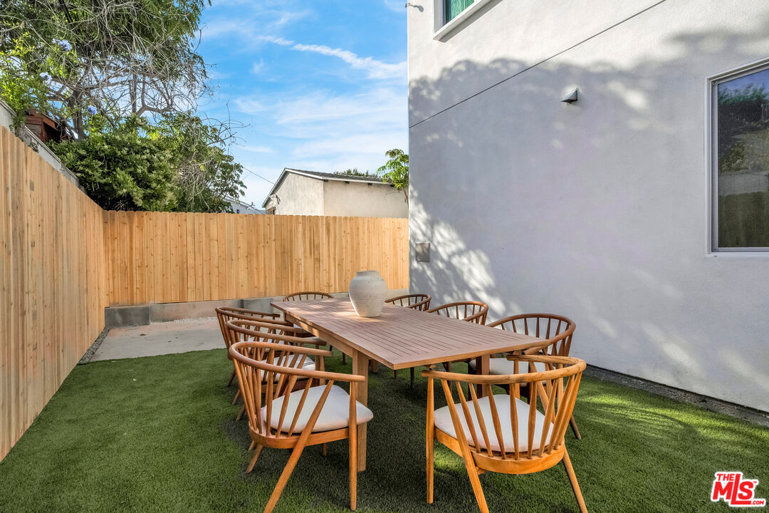 5832 David Ave Unit: 3