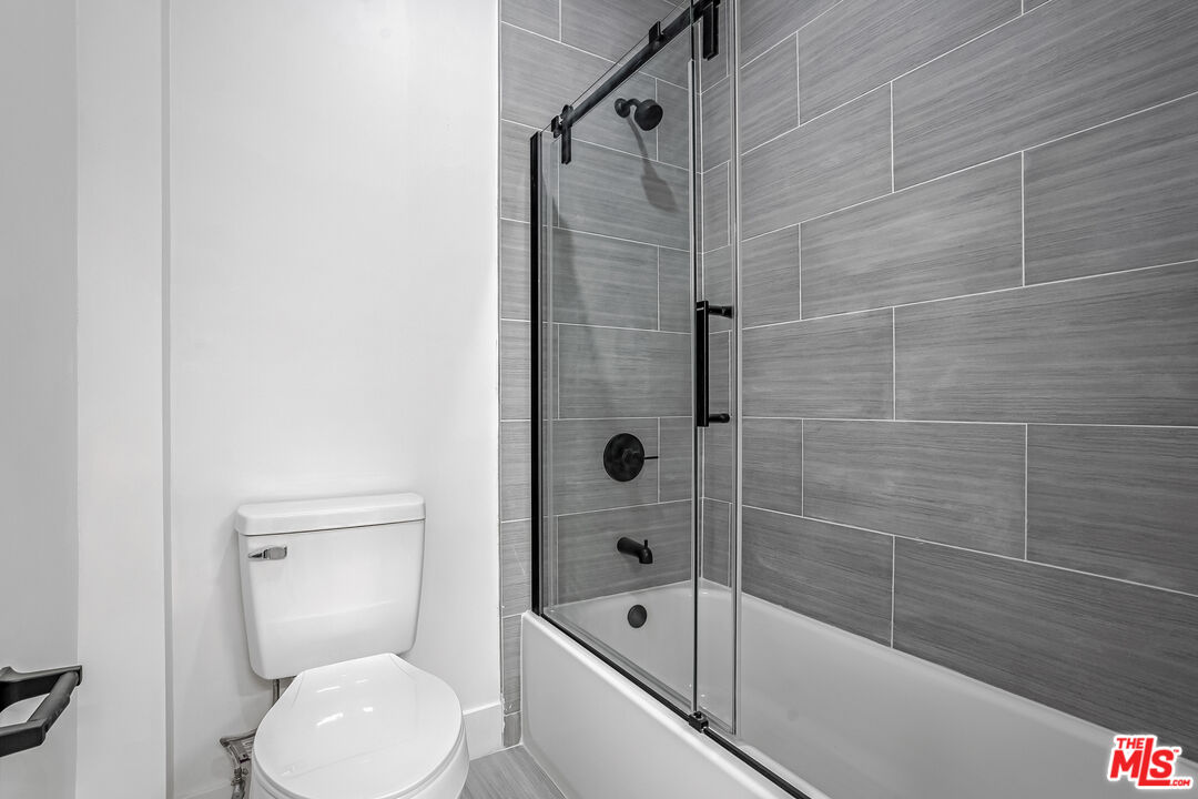 5832 David Ave Unit: 3