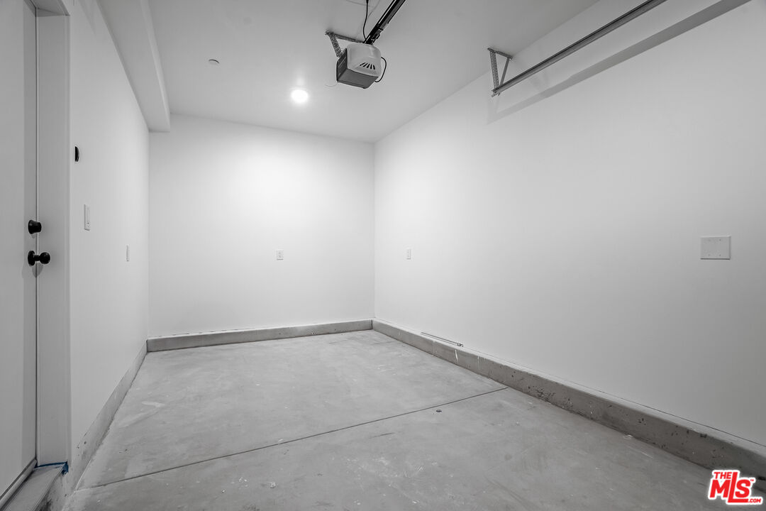 5832 David Ave Unit: 3