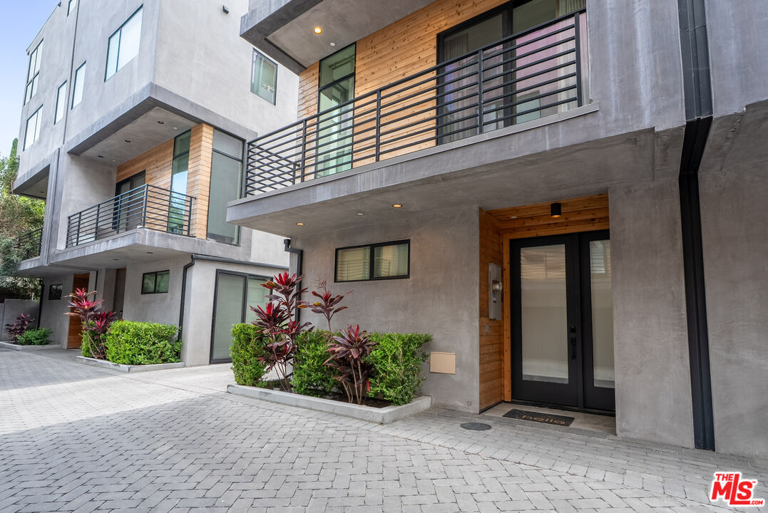 4427 Studio Pl