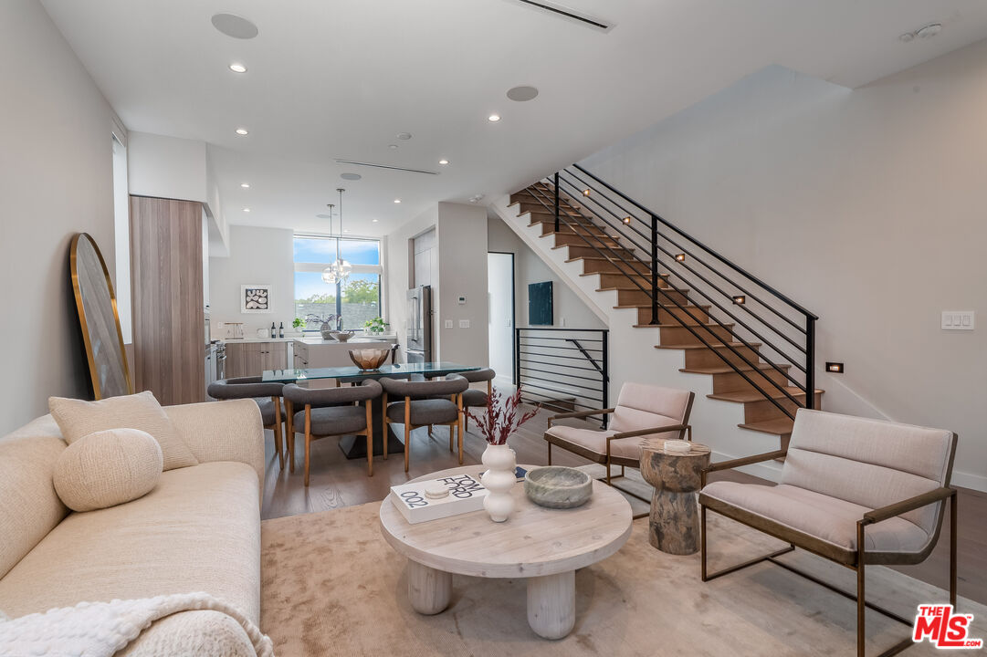 4427 Studio Pl
