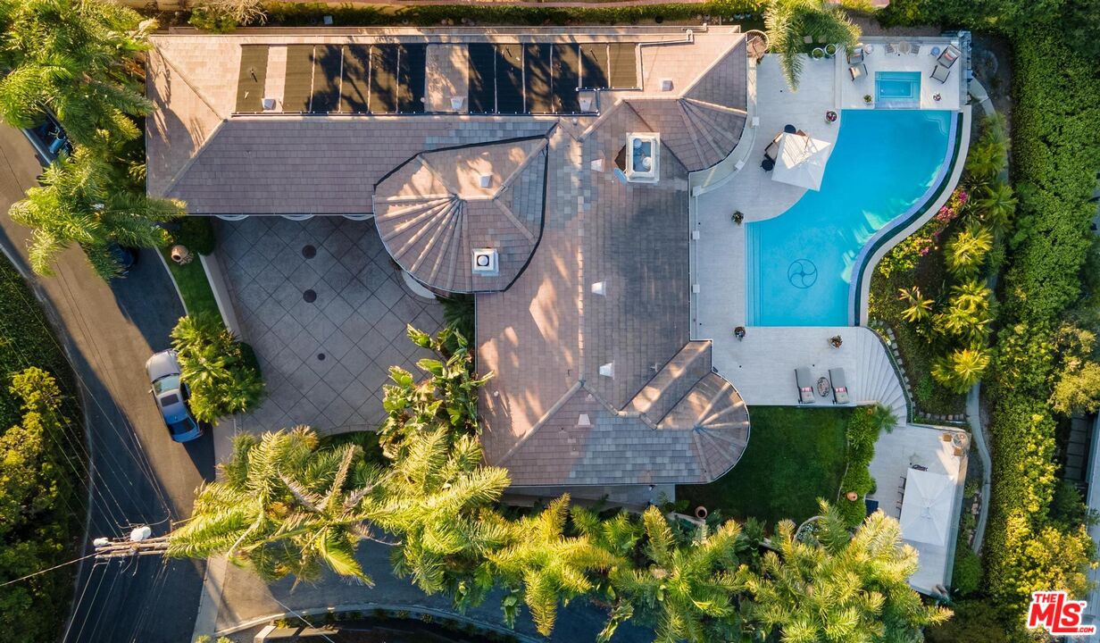 7833 Torreyson Dr