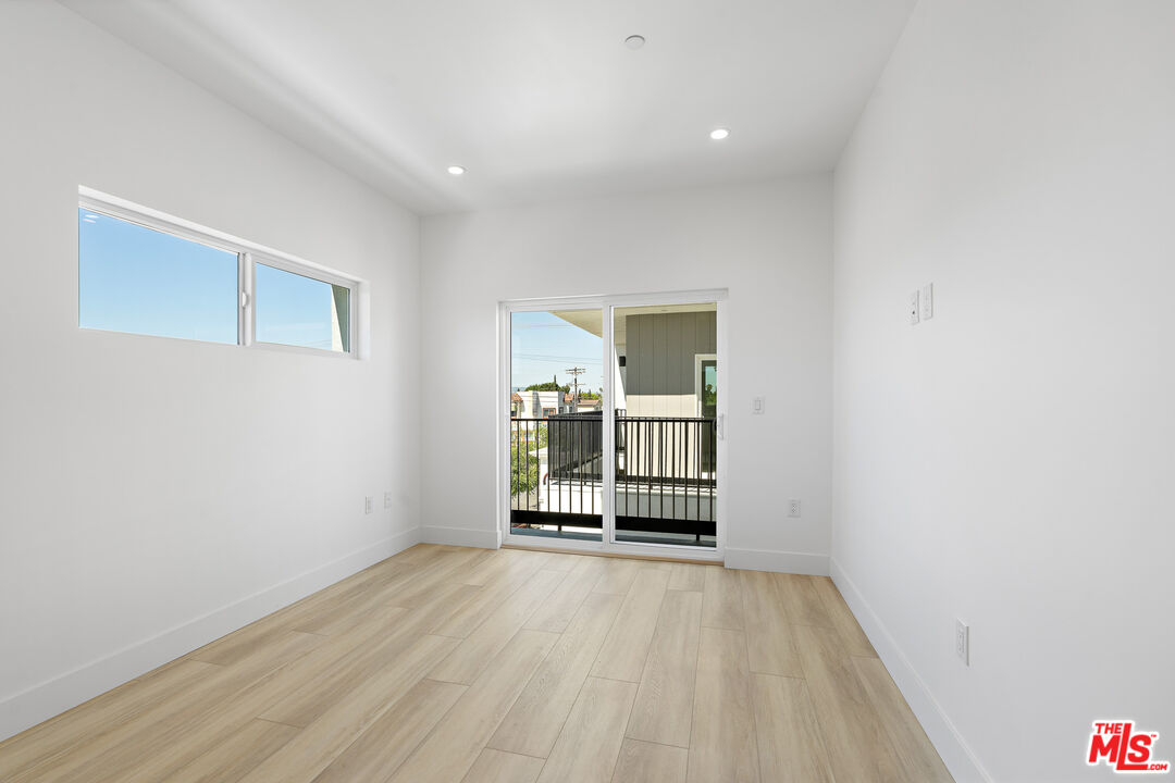 10959 Calvert