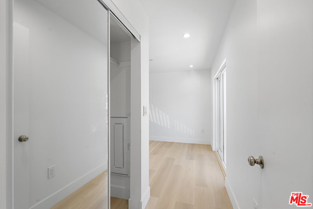 10957 Calvert