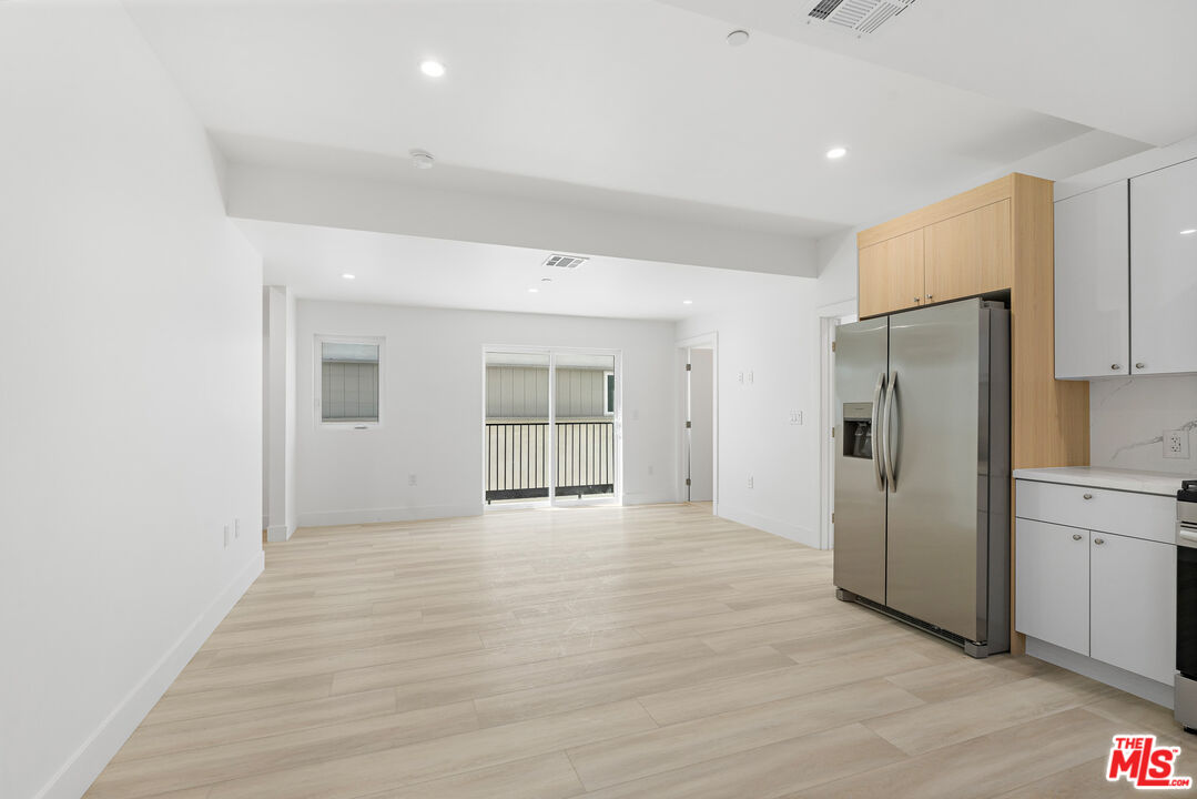 10957 Calvert