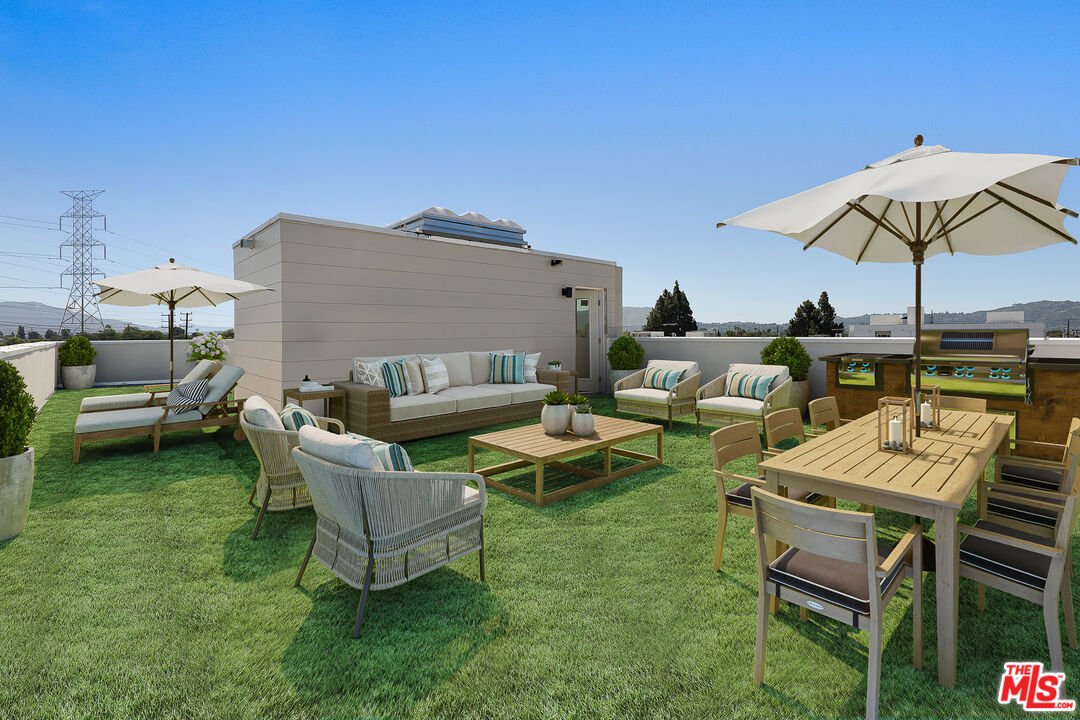 10957 Calvert