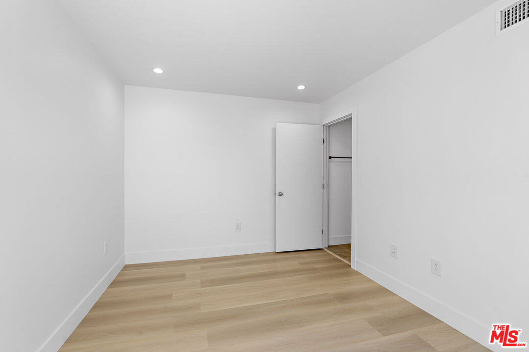 10961 Calvert