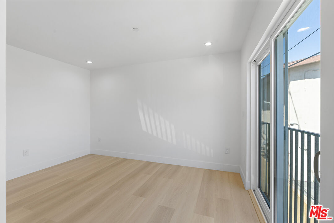 10961 Calvert