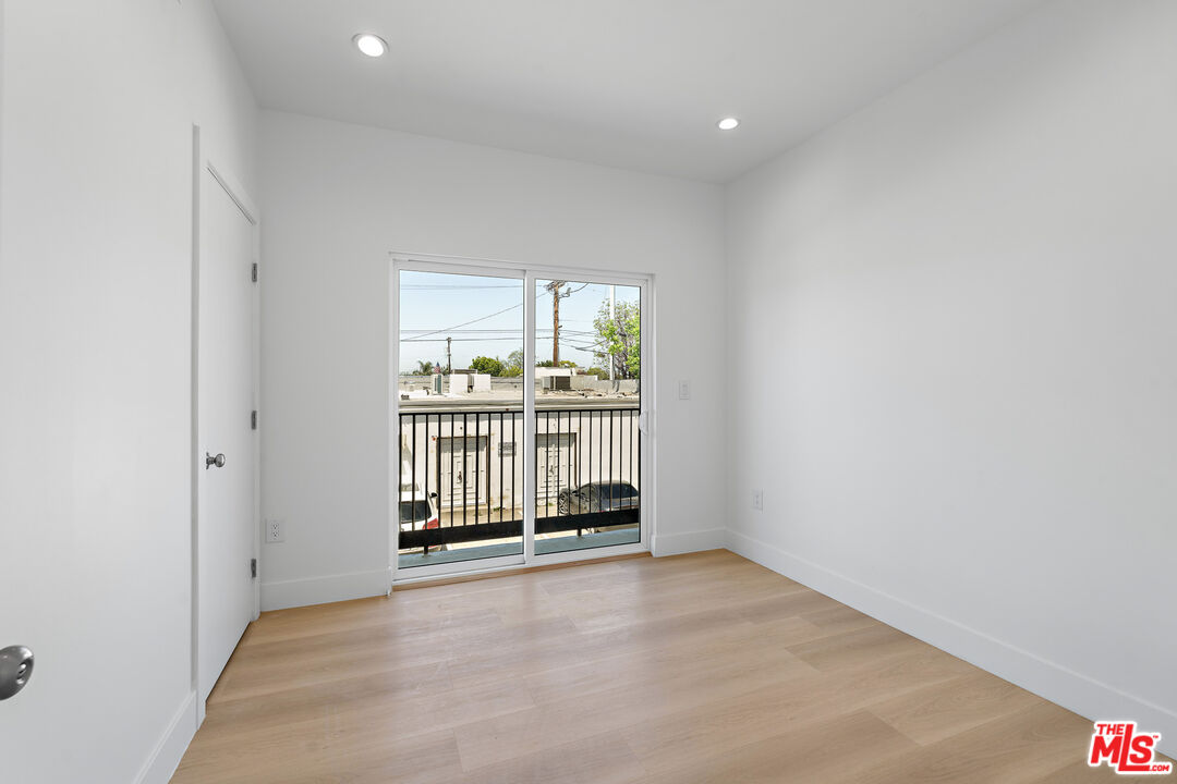 10961 Calvert