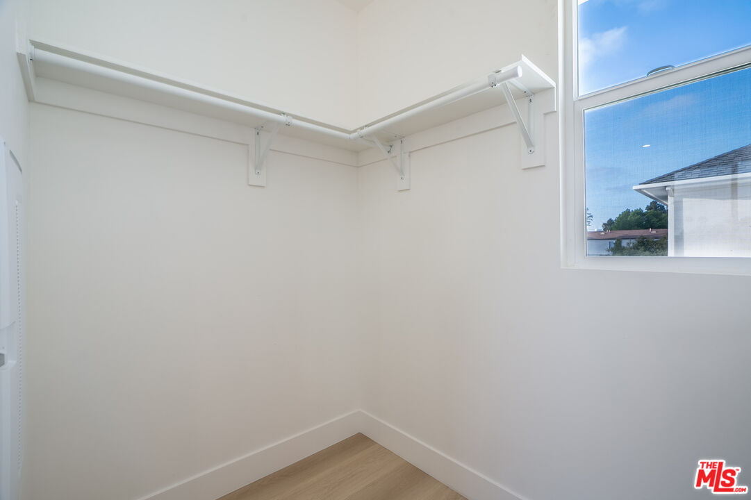 5832 David Ave Unit: 3