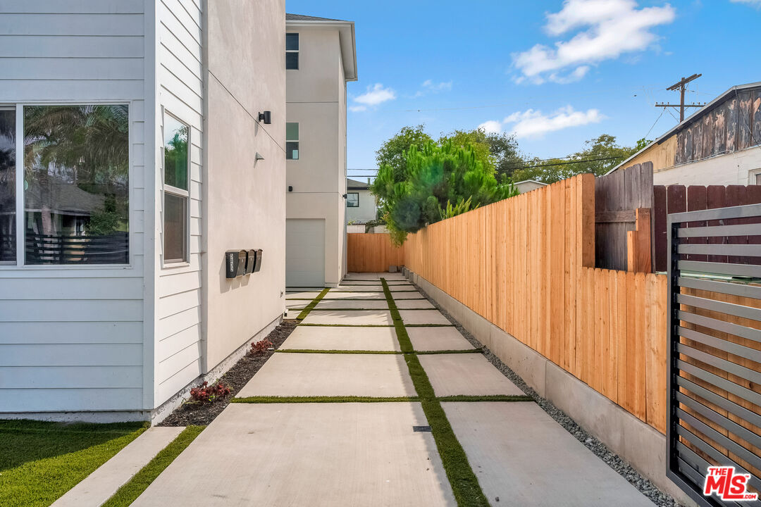 5832 David Ave Unit: 3