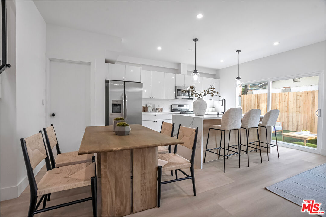 5832 David Ave Unit: 3