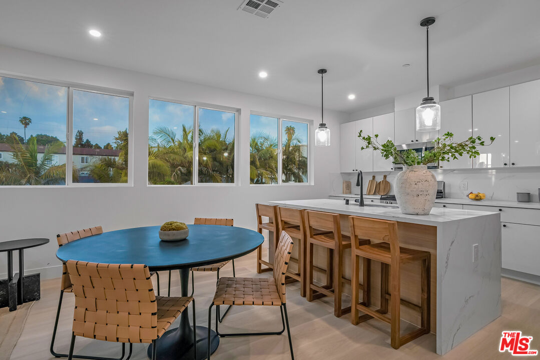 5832 David Ave Unit: 1