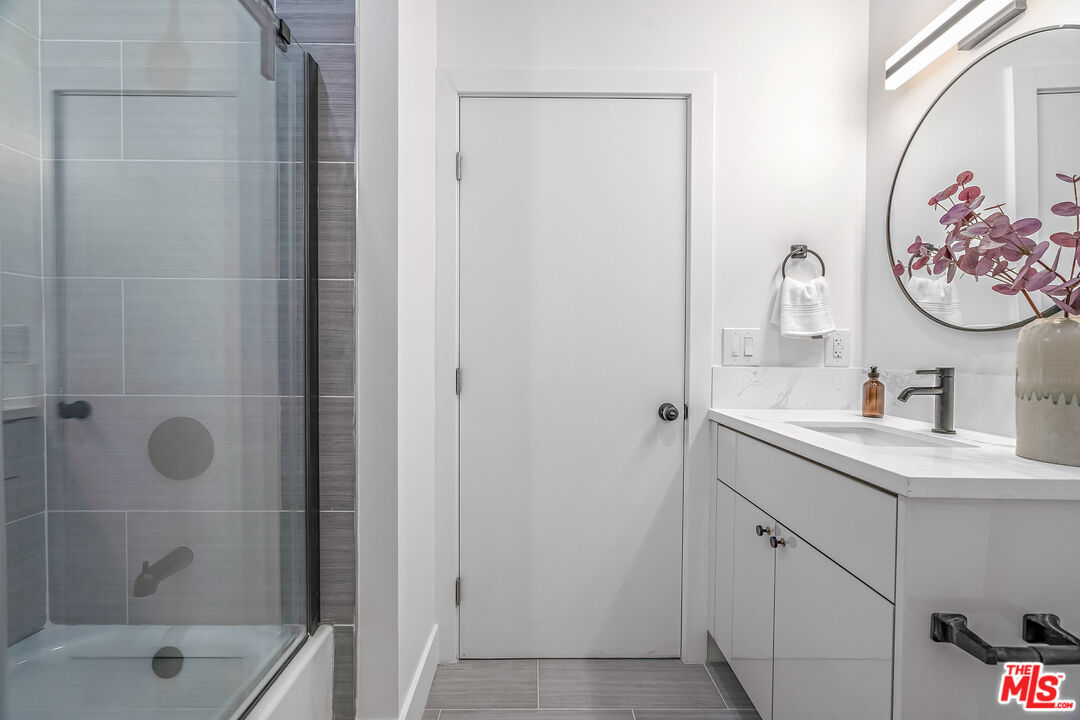 5832 David Ave Unit: 1