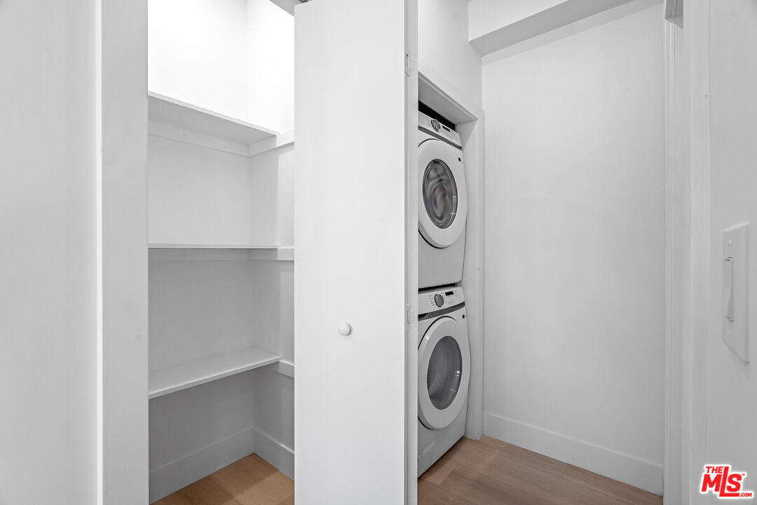 5832 David Ave Unit: 1