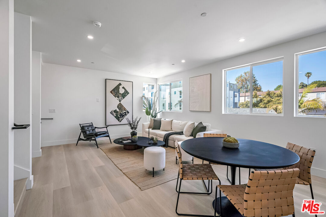5832 David Ave Unit: 1