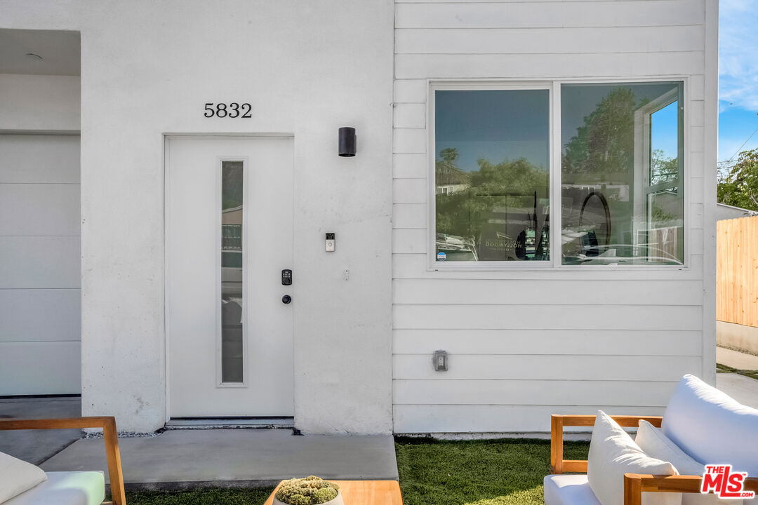 5832 David Ave Unit: 1