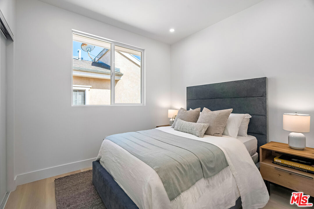5832 David Ave Unit: 1