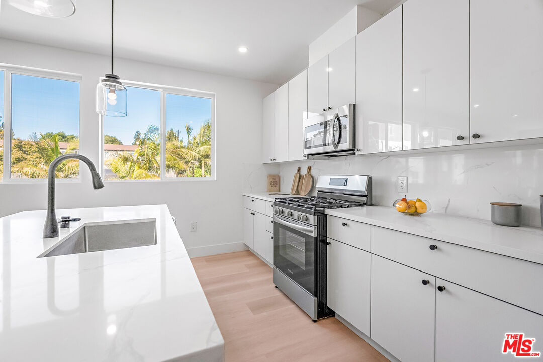 5832 David Ave Unit: 1