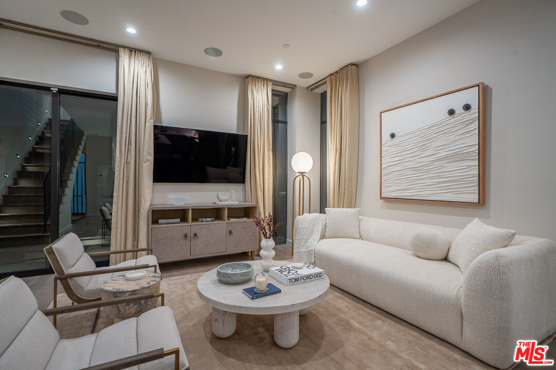 4427 Studio Pl