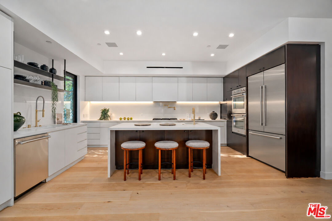 8029 Willow Glen Rd