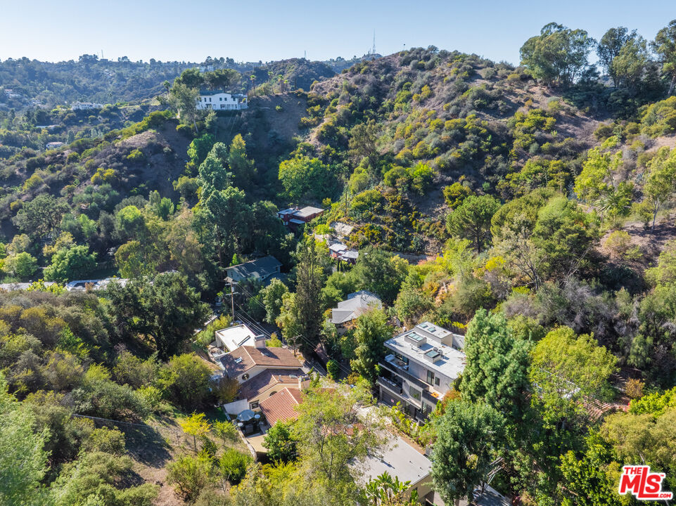 8029 Willow Glen Rd
