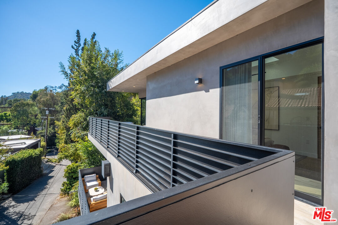 8029 Willow Glen Rd