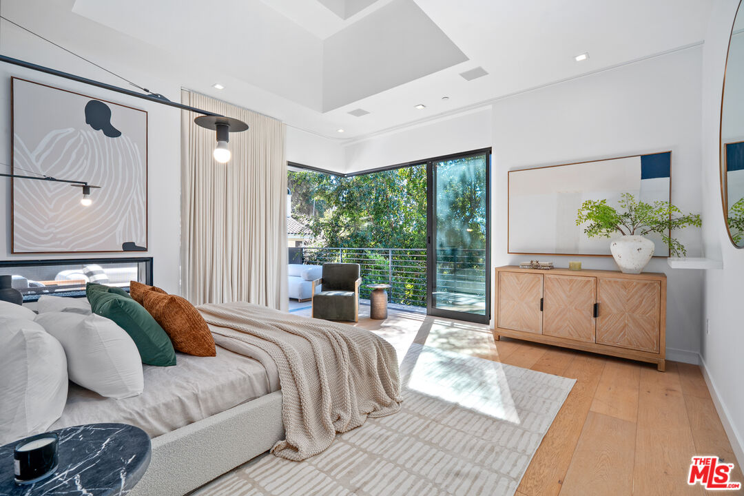 8029 Willow Glen Rd