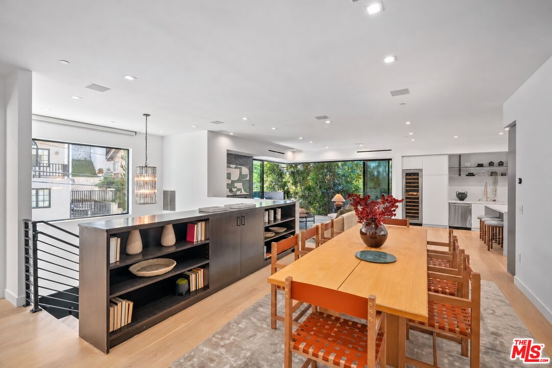 8029 Willow Glen Rd