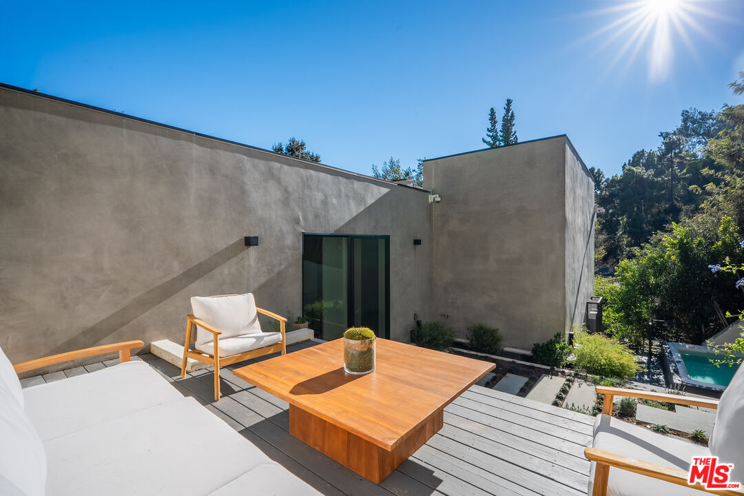 8029 Willow Glen Rd