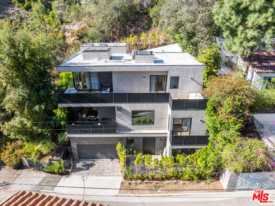8029 Willow Glen Rd