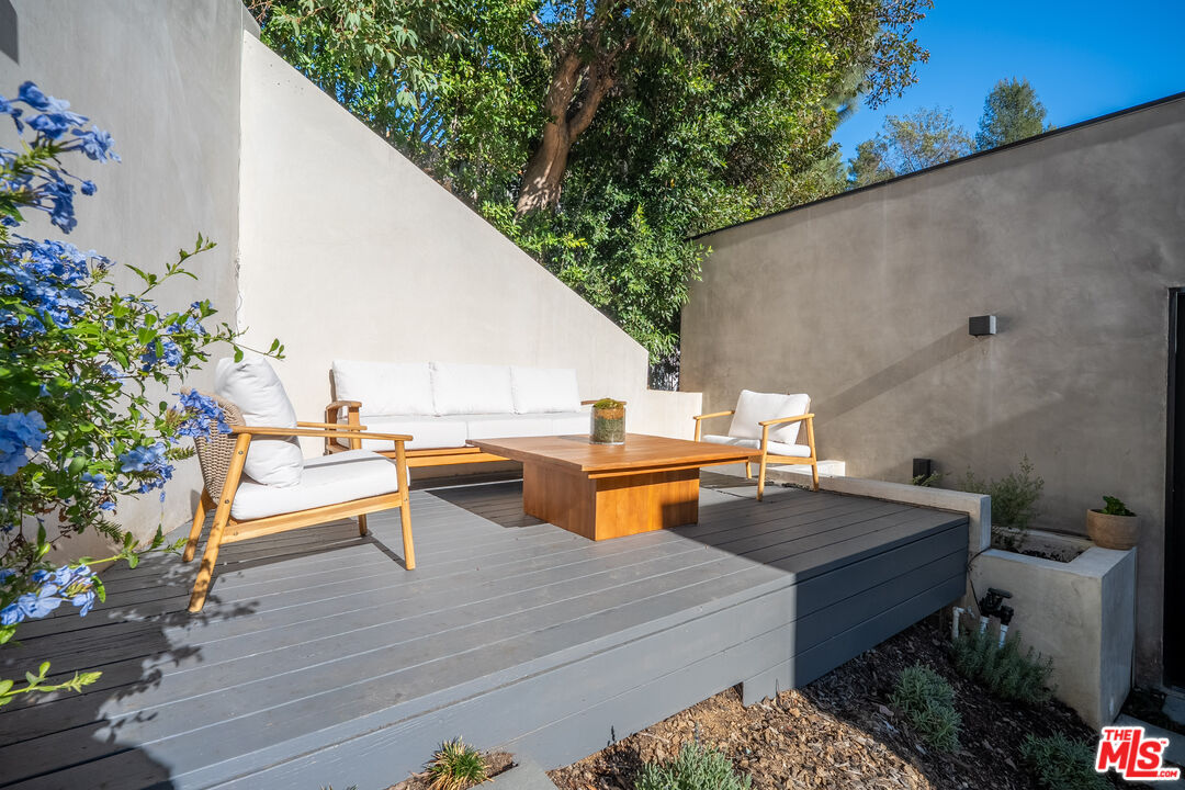 8029 Willow Glen Rd